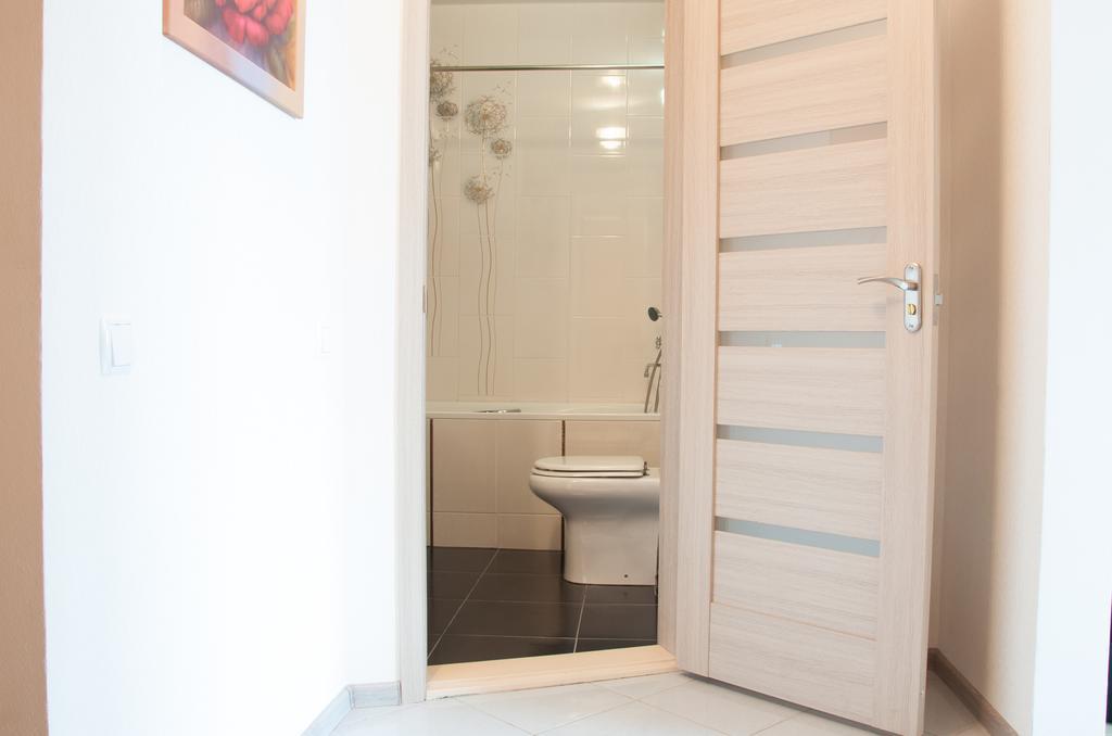Apartment On Bogatyrskaya 6A Kijev Kültér fotó